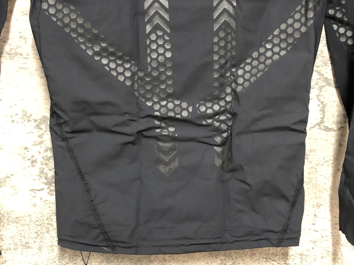 IQ237 レリック reric 長袖 ベースレイヤー 黒 XL