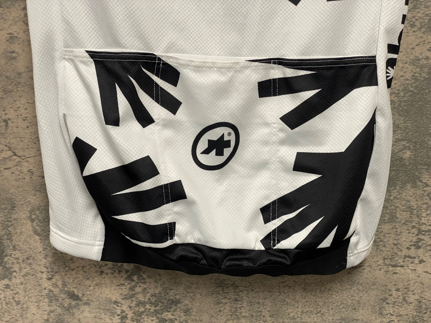 JB911 アソス ASSOS Qhubeka 半袖 サイクルジャージ 白 黒 ※サイズ不明