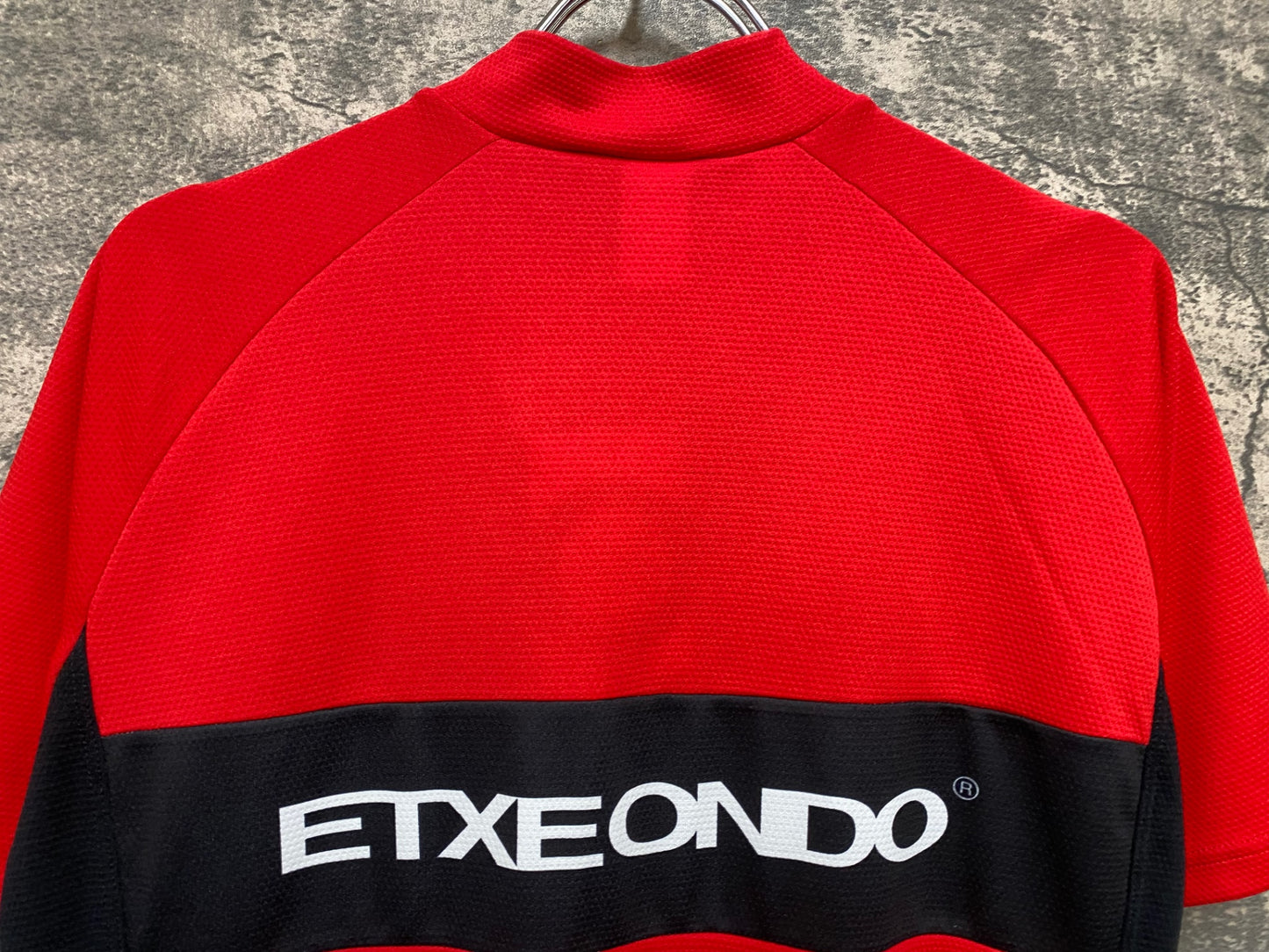 JC659 エチュンド ETXEONDO 半袖 サイクルジャージ 赤 黒 L 未使用