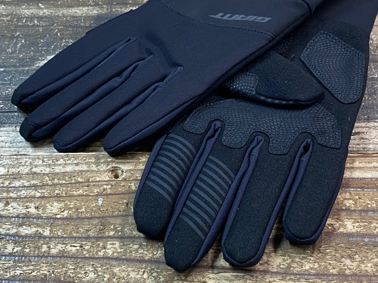 IV967 ジャイアント GIANT CHILL LITE グローブ 黒 M