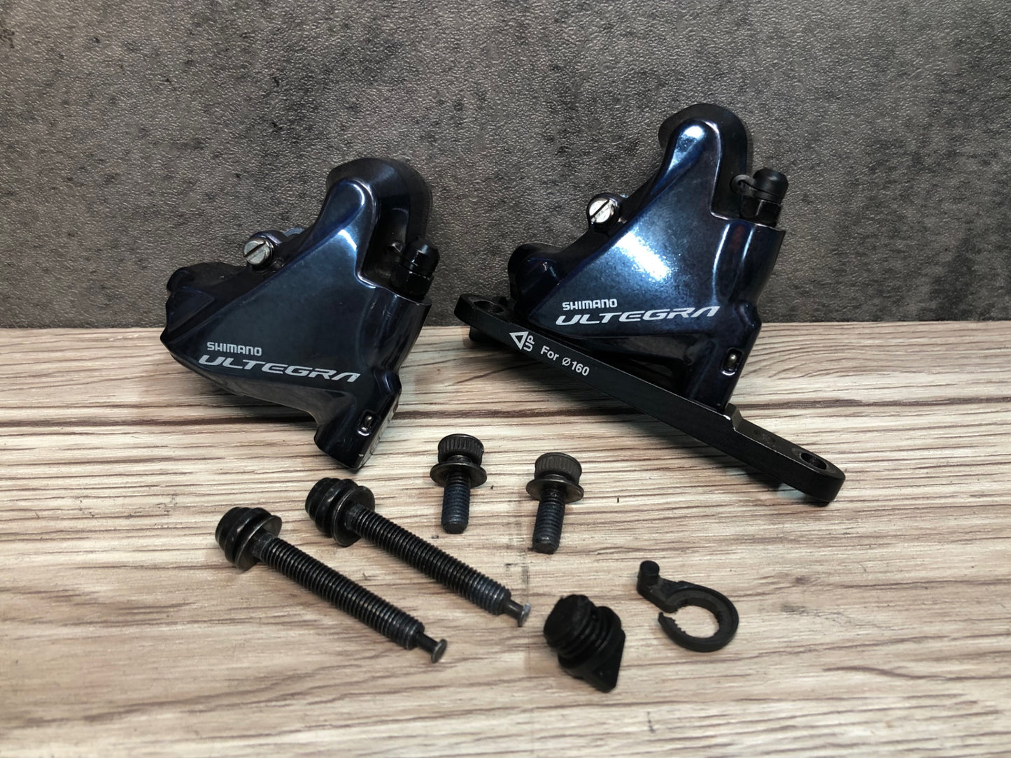 IU053 シマノ Shimano アルテグラ ULTEGRA BR-R8070 ディスクブレーキキャリパー