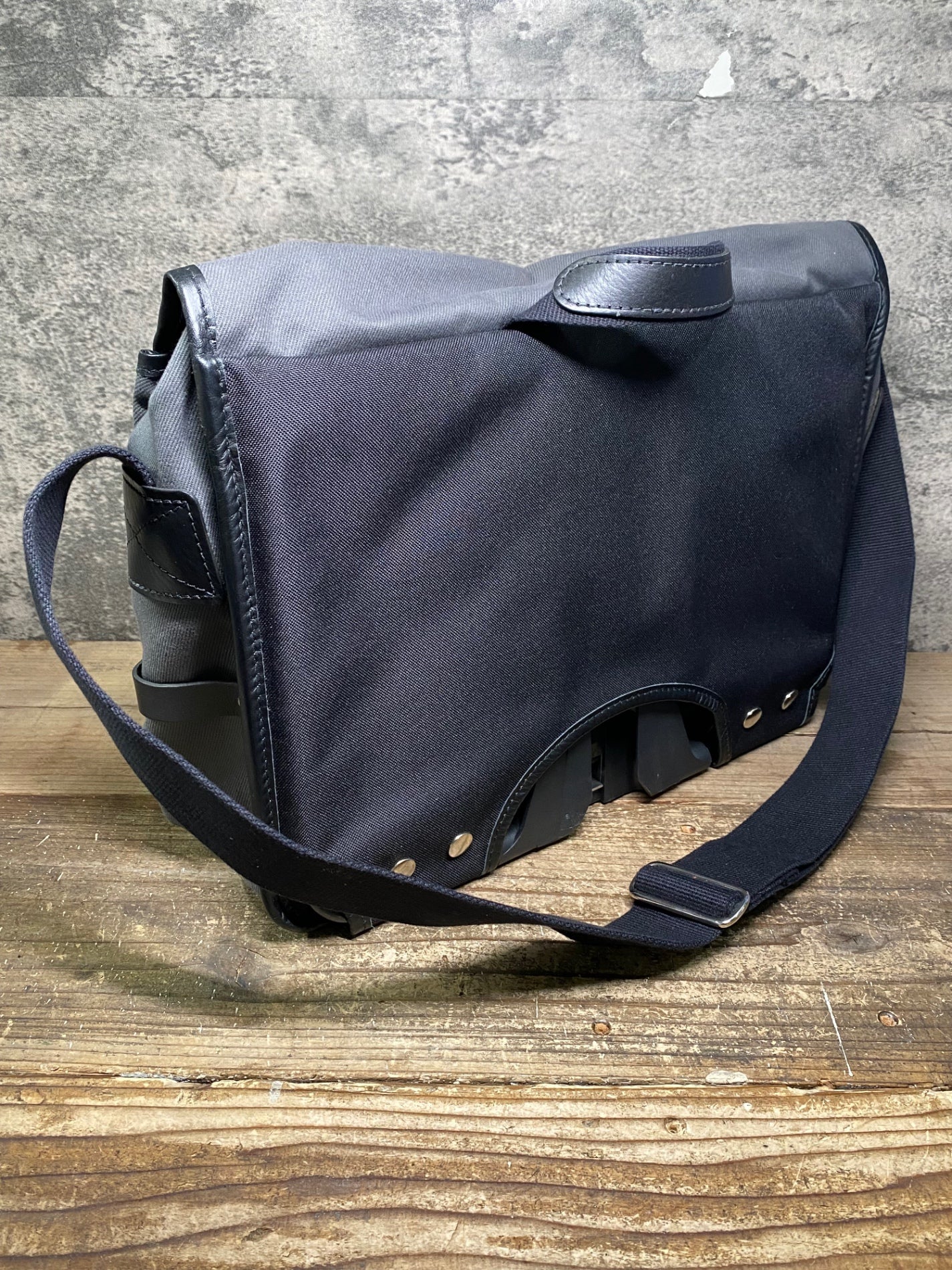IQ815 ブロンプトン BROMPTON CHAPMAN GAME BAG M 12L スモークグレイ