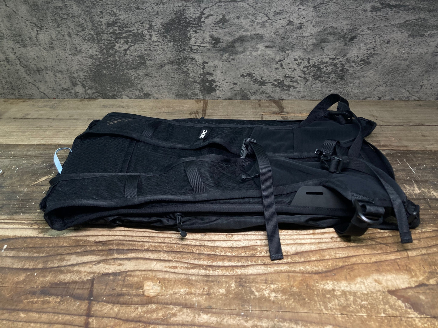 IU083 ポック POC VPD AIR 13L リュック バックパック 黒