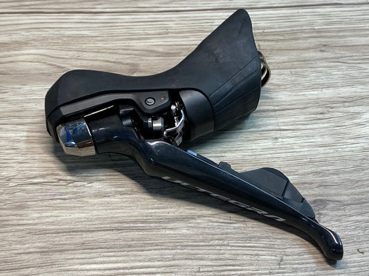 IU894 シマノ SHIMANO アルテグラ ULTEGRA ST-R8020 右 シフトレバー 11S 前期