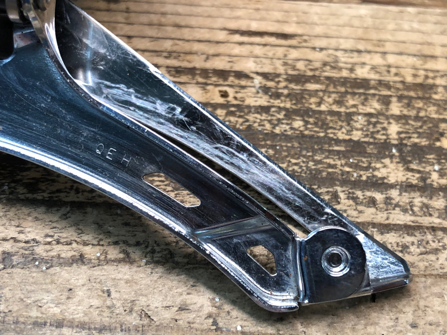 IY476 シマノ Shimano アルテグラ ULTEGRA FD-R8050 Di2 電動 フロントディレイラー 社外チェーンキャッチャー