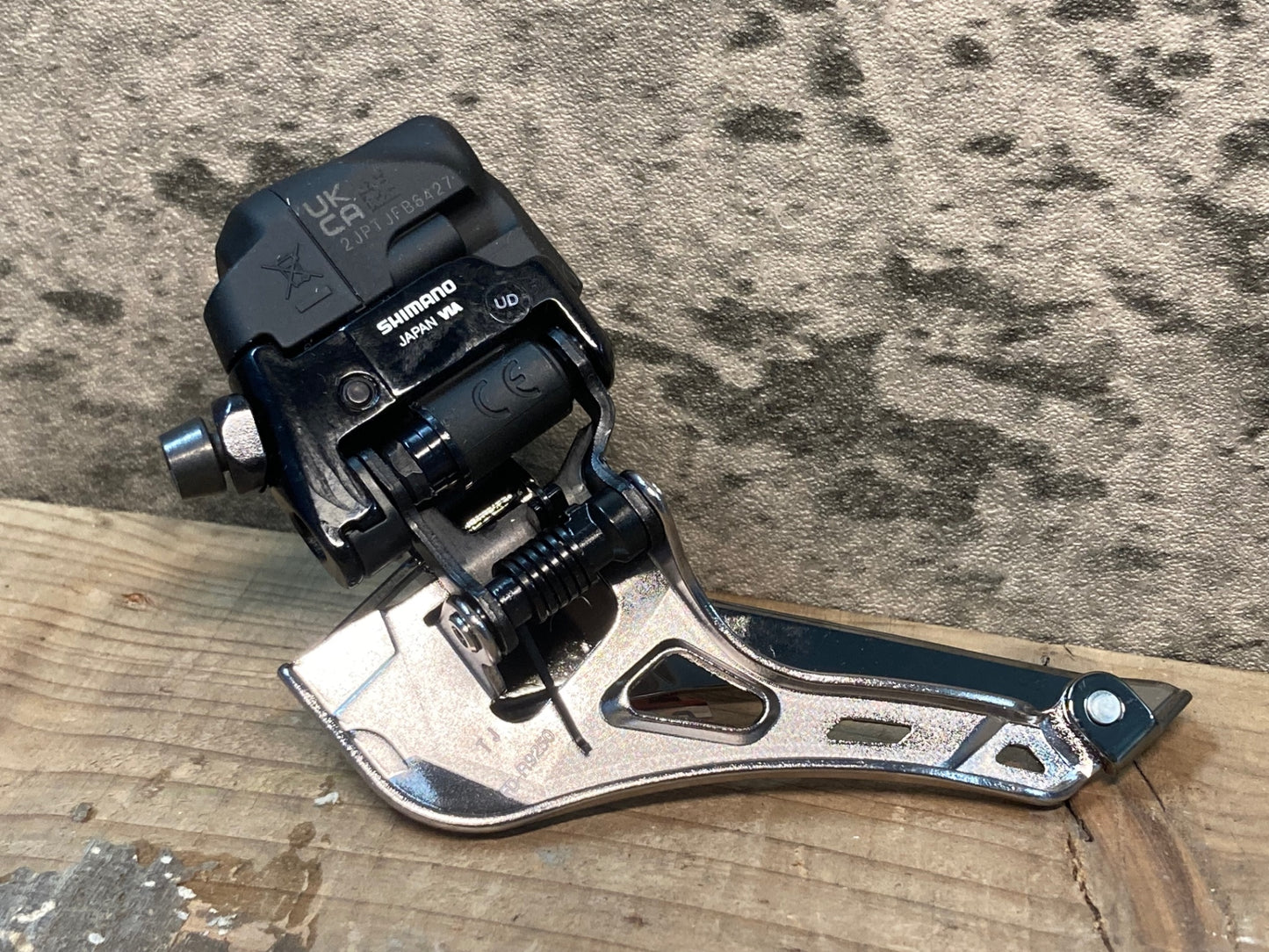 IQ135 シマノ SHIMANO デュラエース DURA-ACE FD-R9250 直付 フロントディレイラー 2s Di2 電動 電動