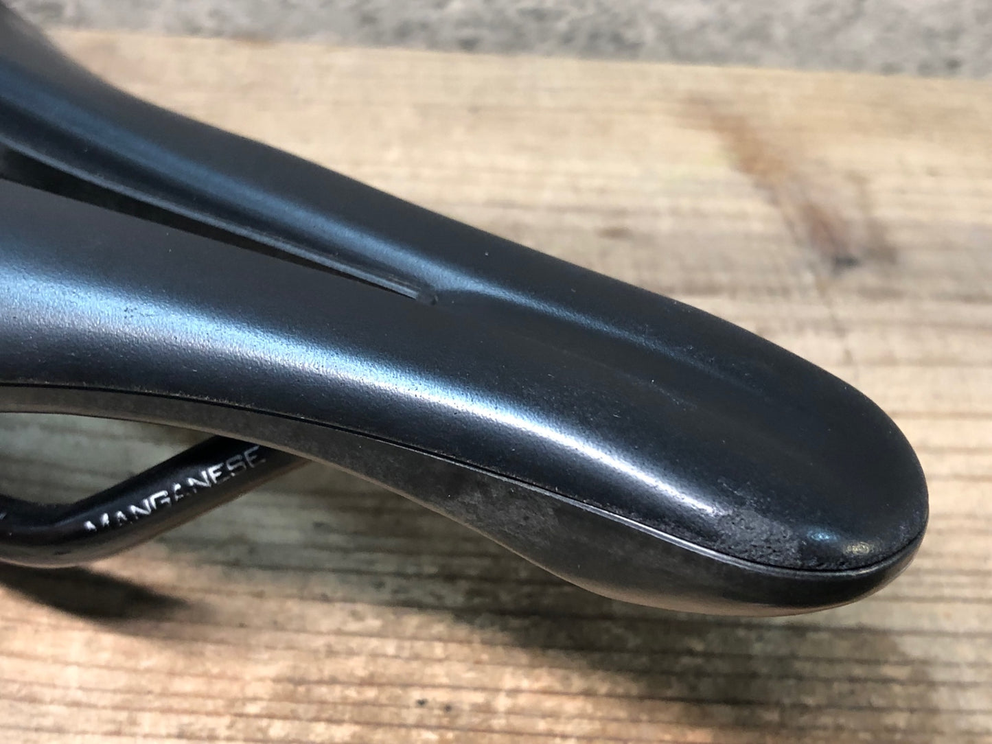 JB739 モスト MOST LYNX リンクス サドル MANGANESEレール 147mm