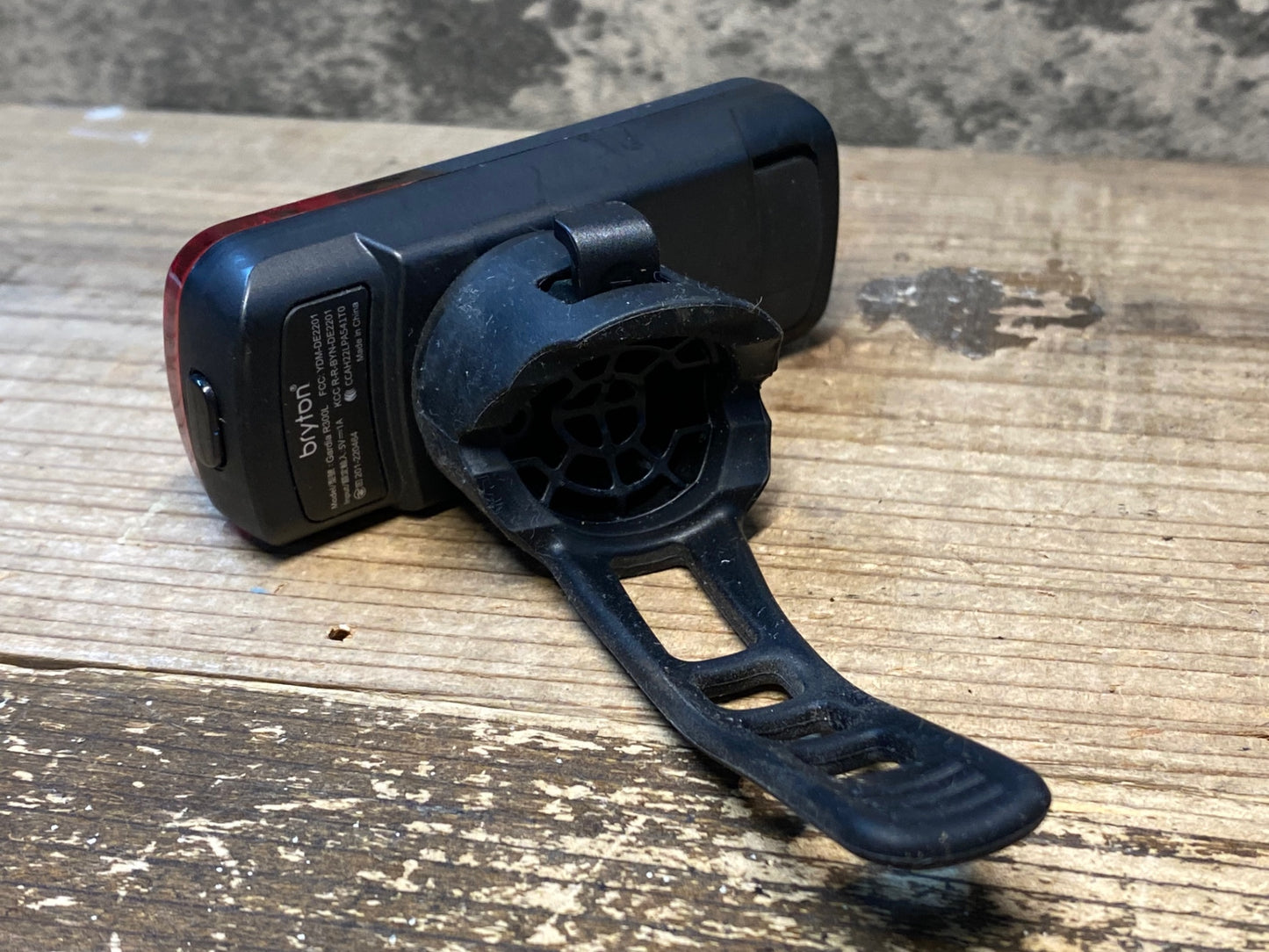 IY976 ブライトン bryton Gardia R300L リアビューレーダー リアライト ※動作確認済