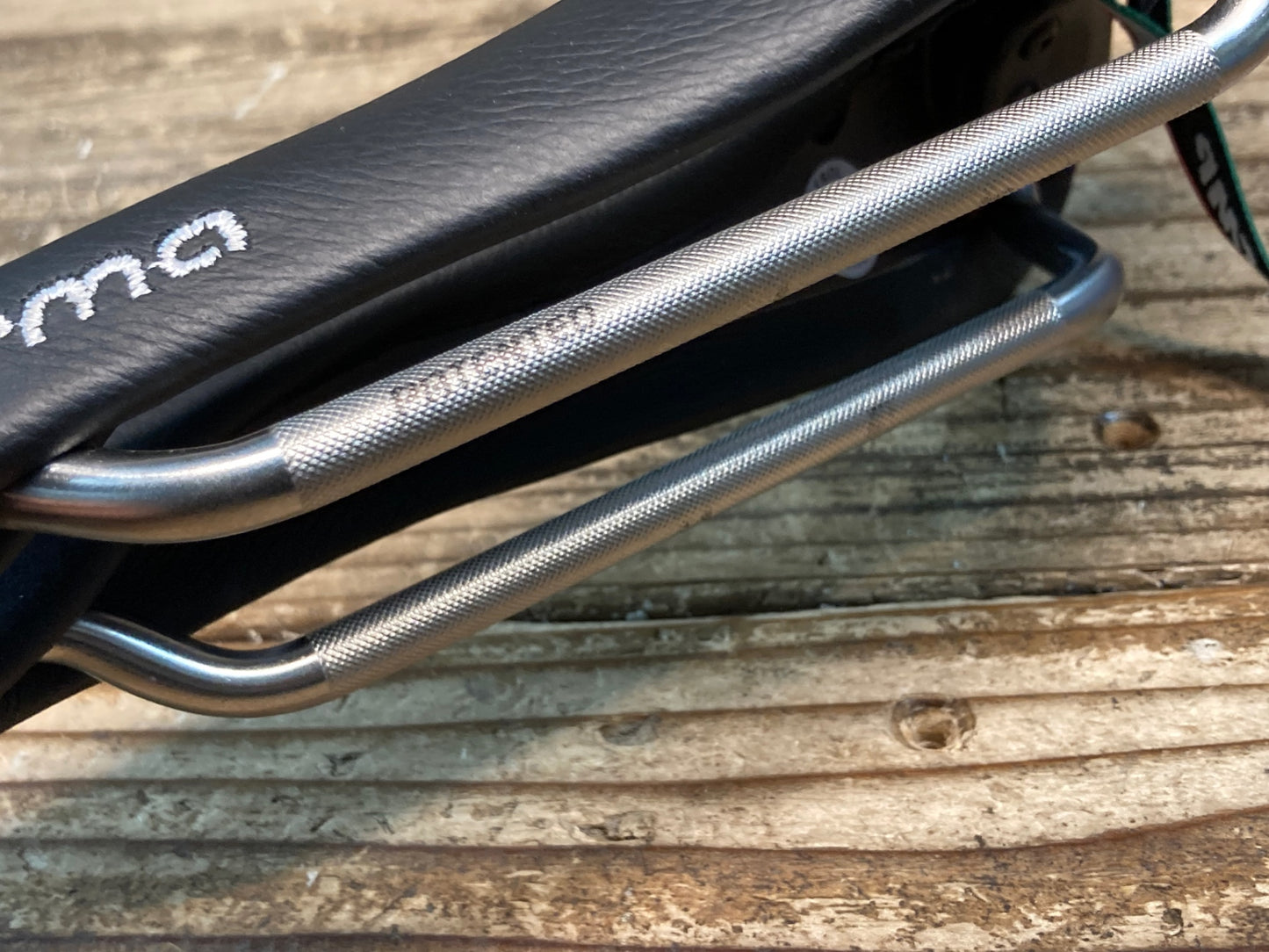 IX982 Selle SMP Forma サドル 黒 ステンレスレール aisi 304 tube