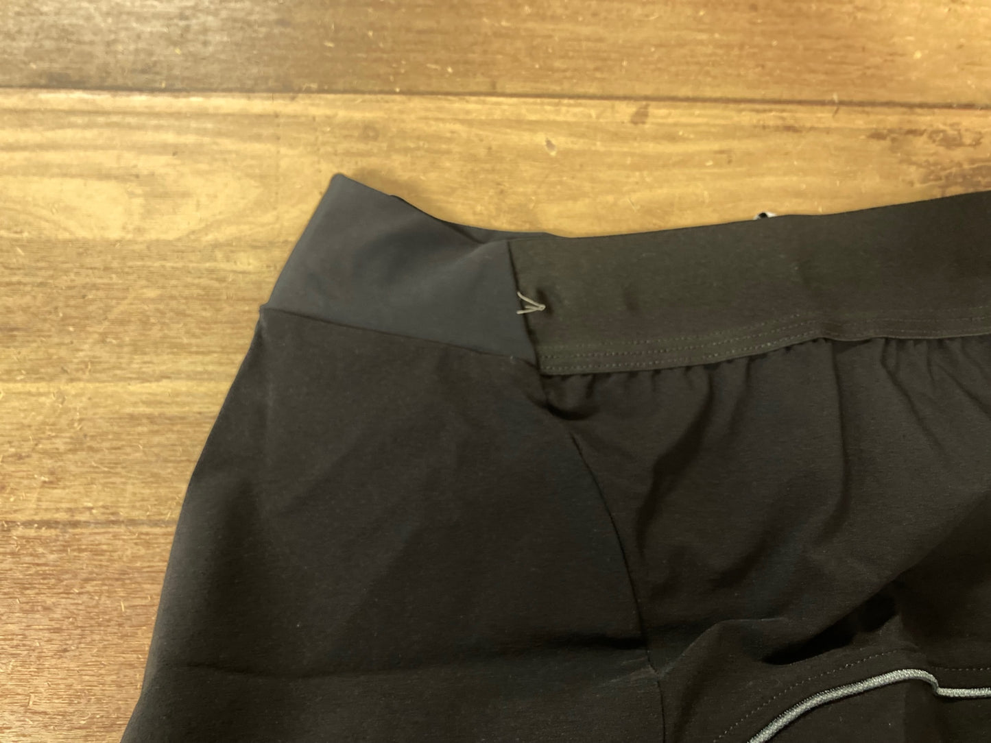 IR560 アソス assos TRAIL CARGO SHORTS 黒 S ※ほつれあり