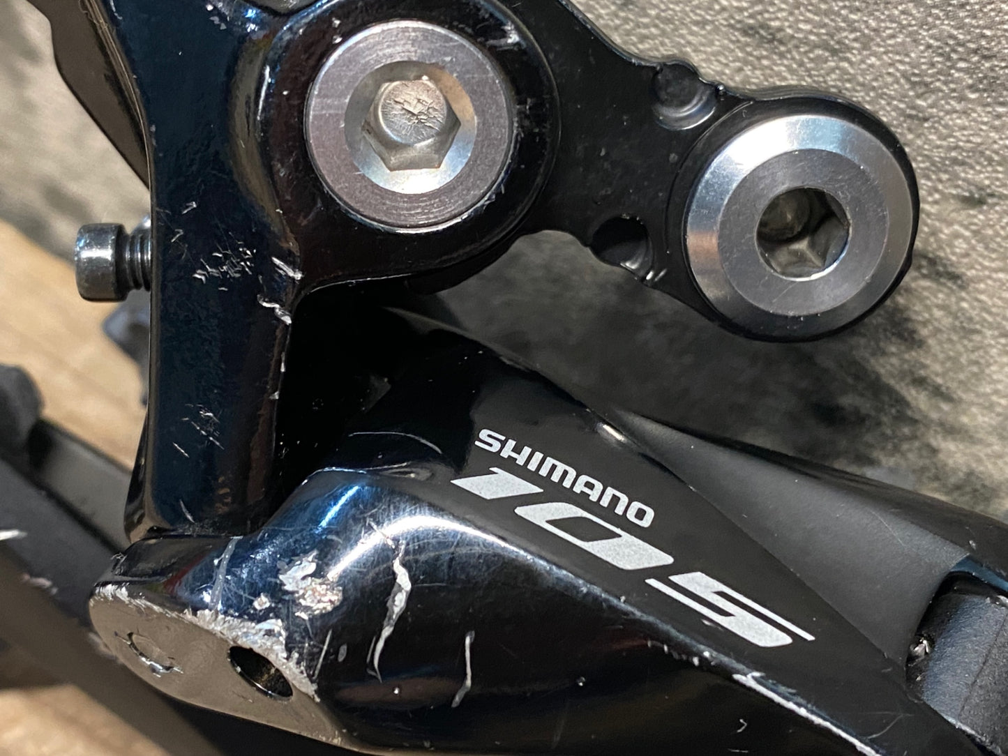 JD608 シマノ SHIMANO 105 RD-R7000 GS リアディレイラー 11S ※ケーブル固定ボルト,プレート欠品