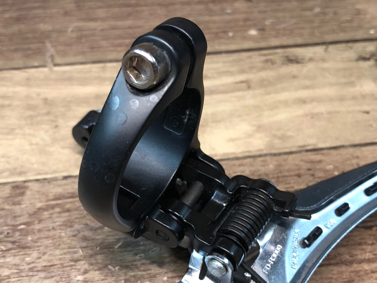 II887 シマノ SHIMANO ソラ SORA FD-R3000 フロントディレイラー バンド式 Φ34.9