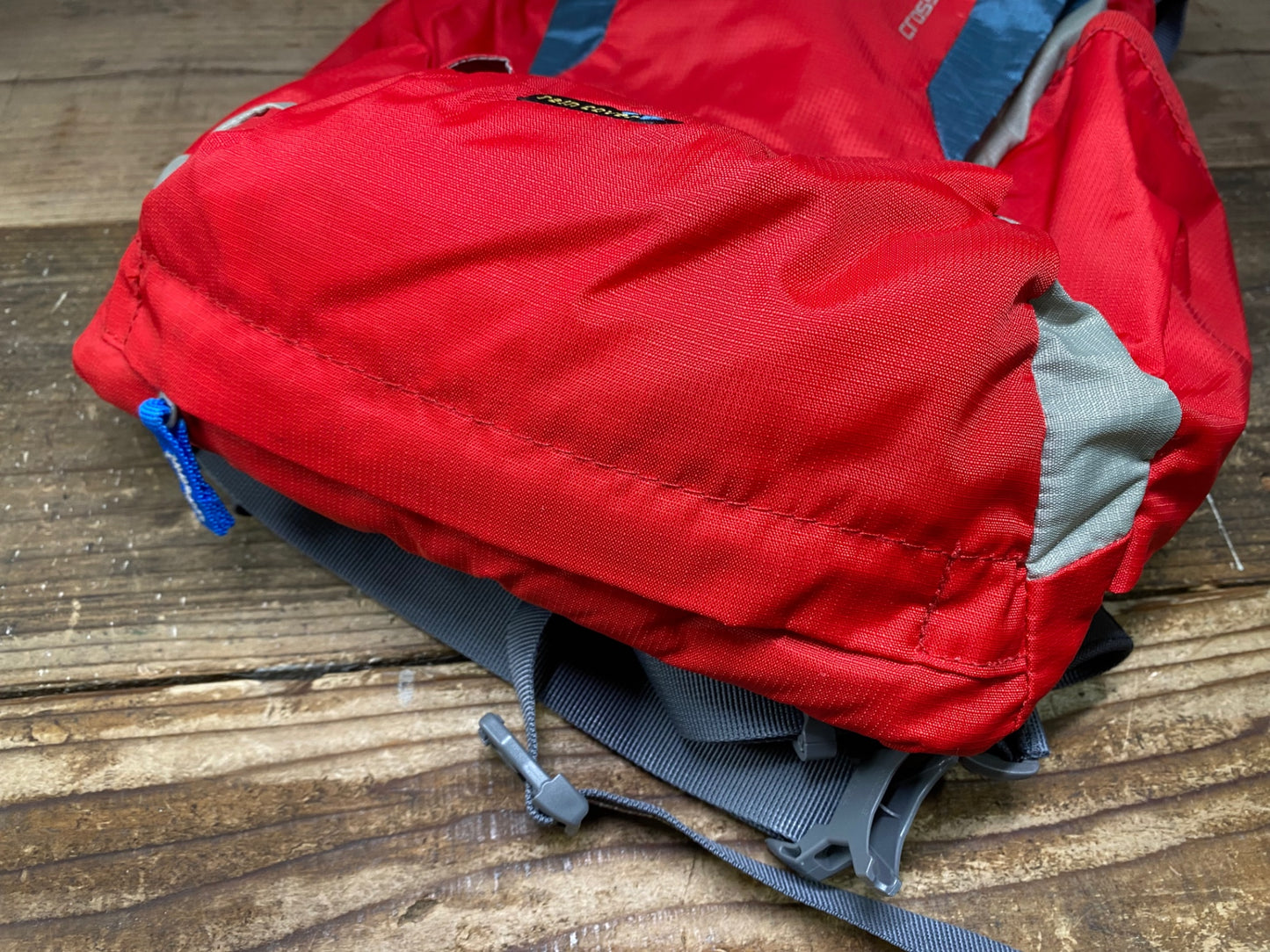 IT061 ドイター deuter cross bike 18 リュック バックパック 赤