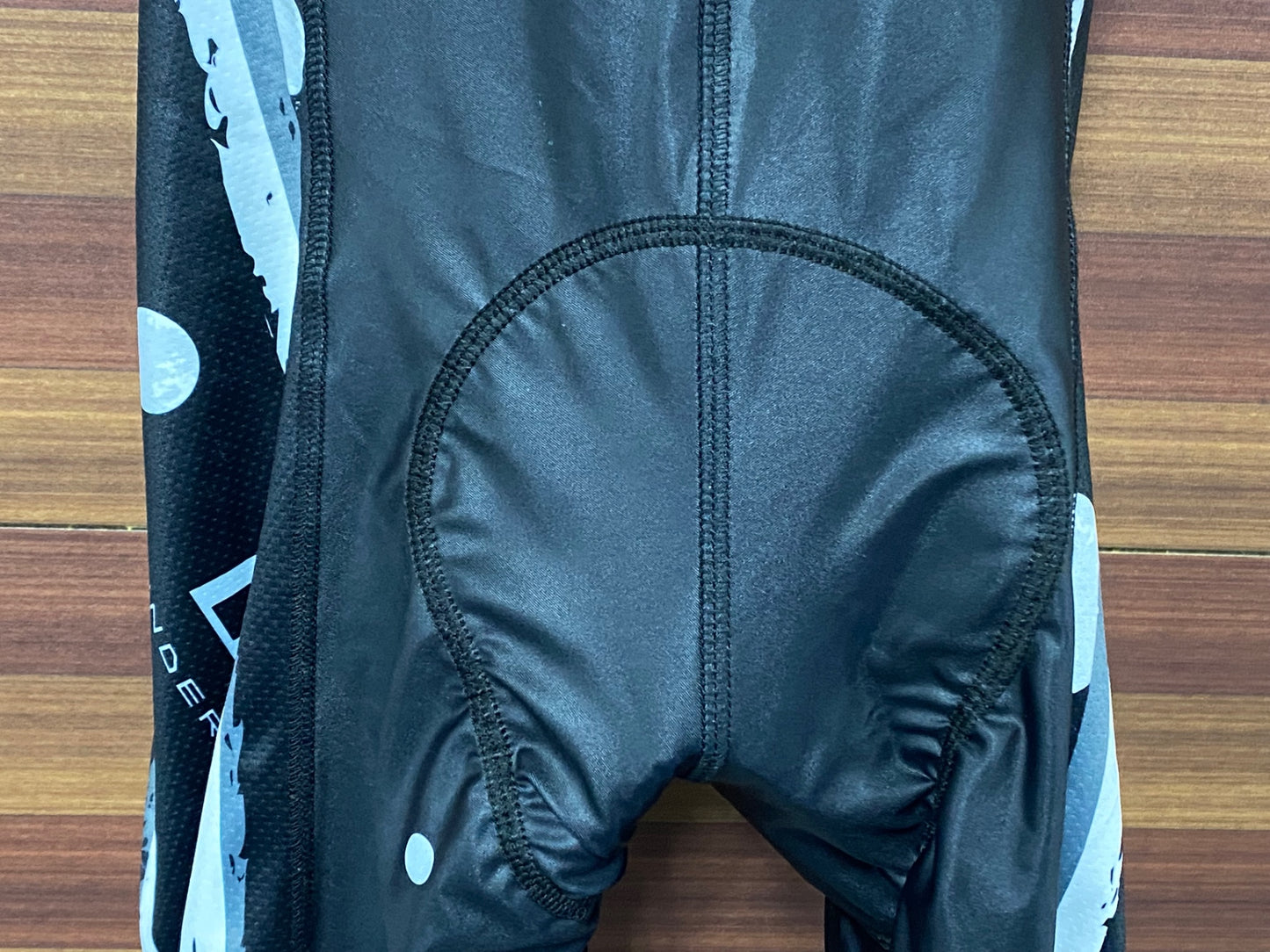 IT131 パンダーニ Pandani ビブショーツ 黒 M