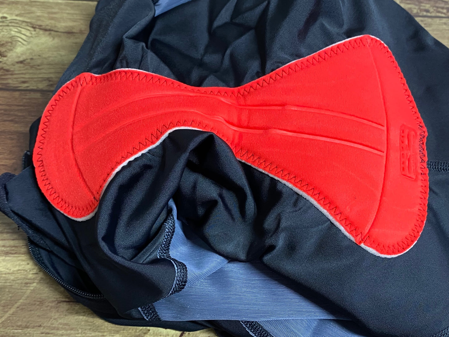 IW955 スキンズ SKINS DNAmic トライアスロン スキンスーツ S ブラック フロントジップ