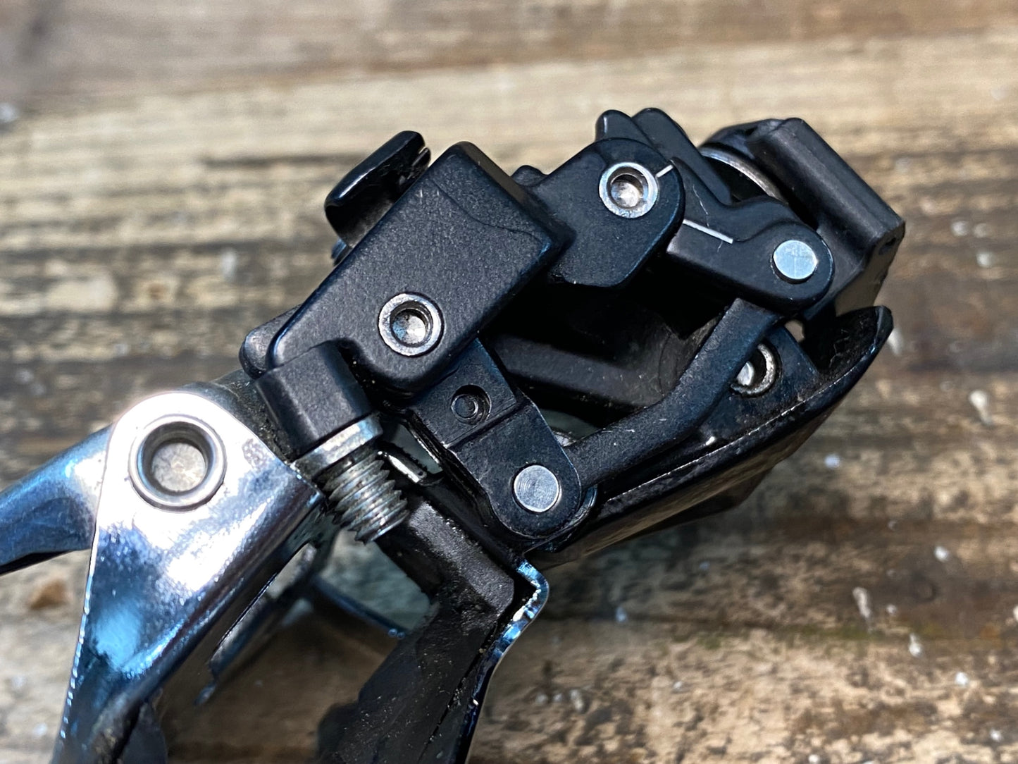 IX909 シマノ SHIMANO 105 FD-R7000 直付 フロントディレイラー