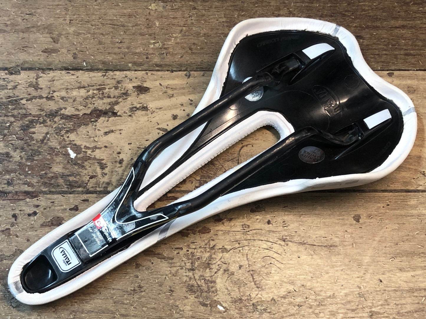 IE940 セッレイタリア Selle Italia SLR KIT CARBONIO FLOW サドル カーボンレール 白