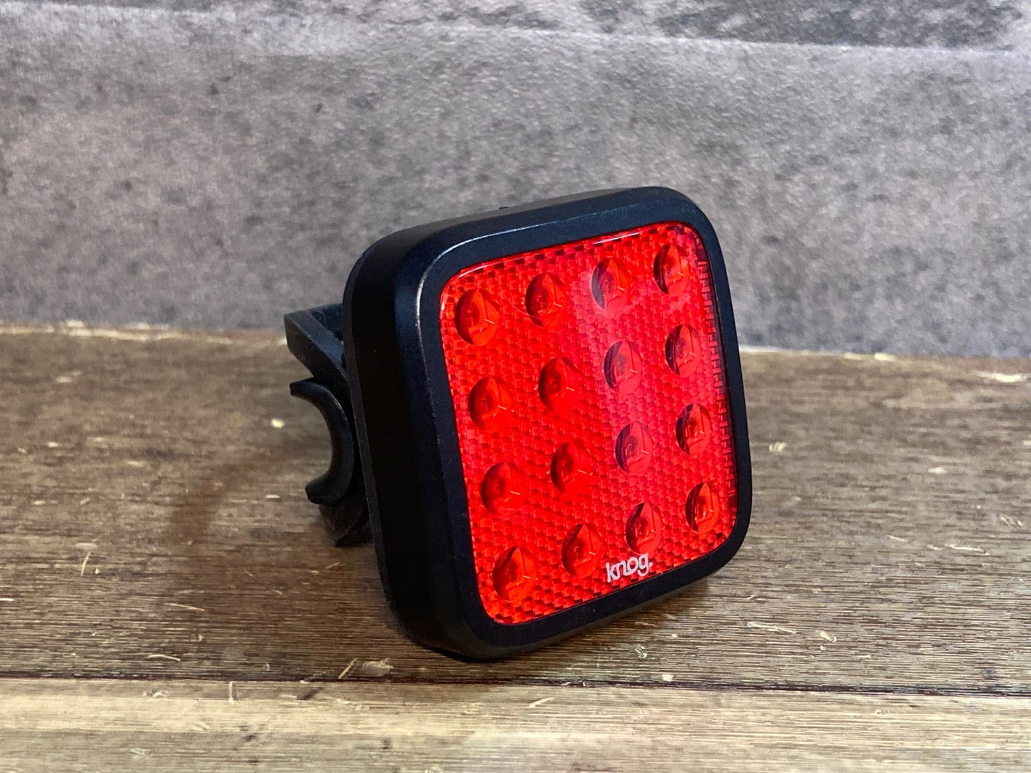 IU882 ノグ knog Blinder テールライト