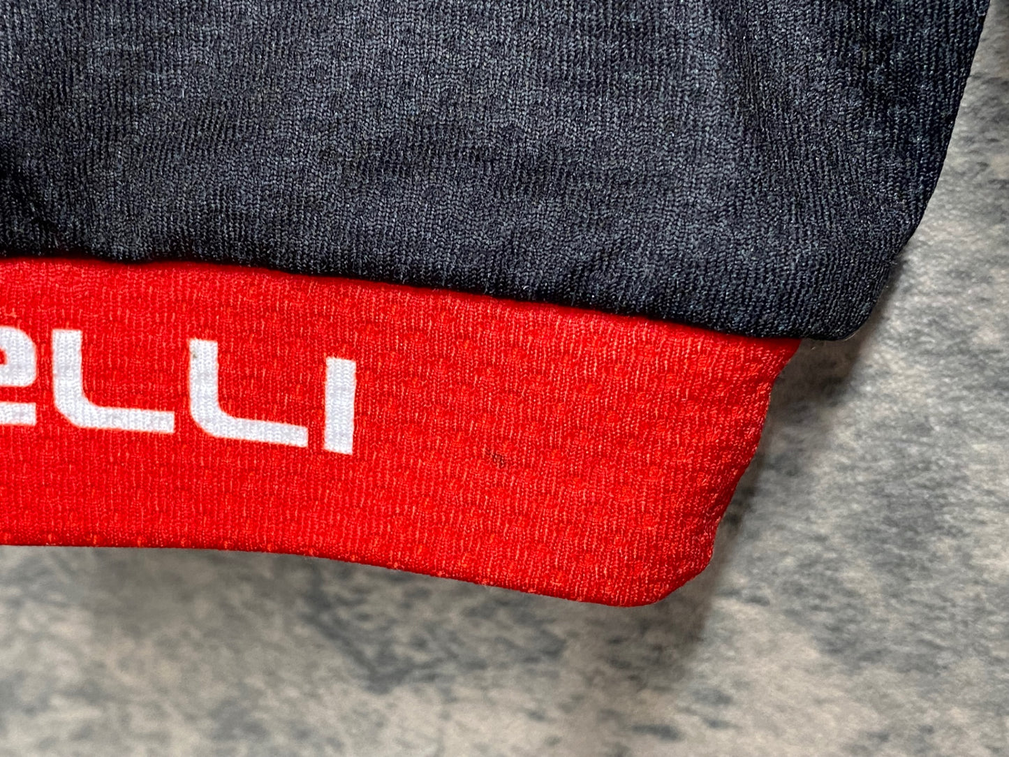 IZ858 カステリ CASTELLI 長袖 サイクルジャージ Mサイズ 黒 ※前面ほつれ有り