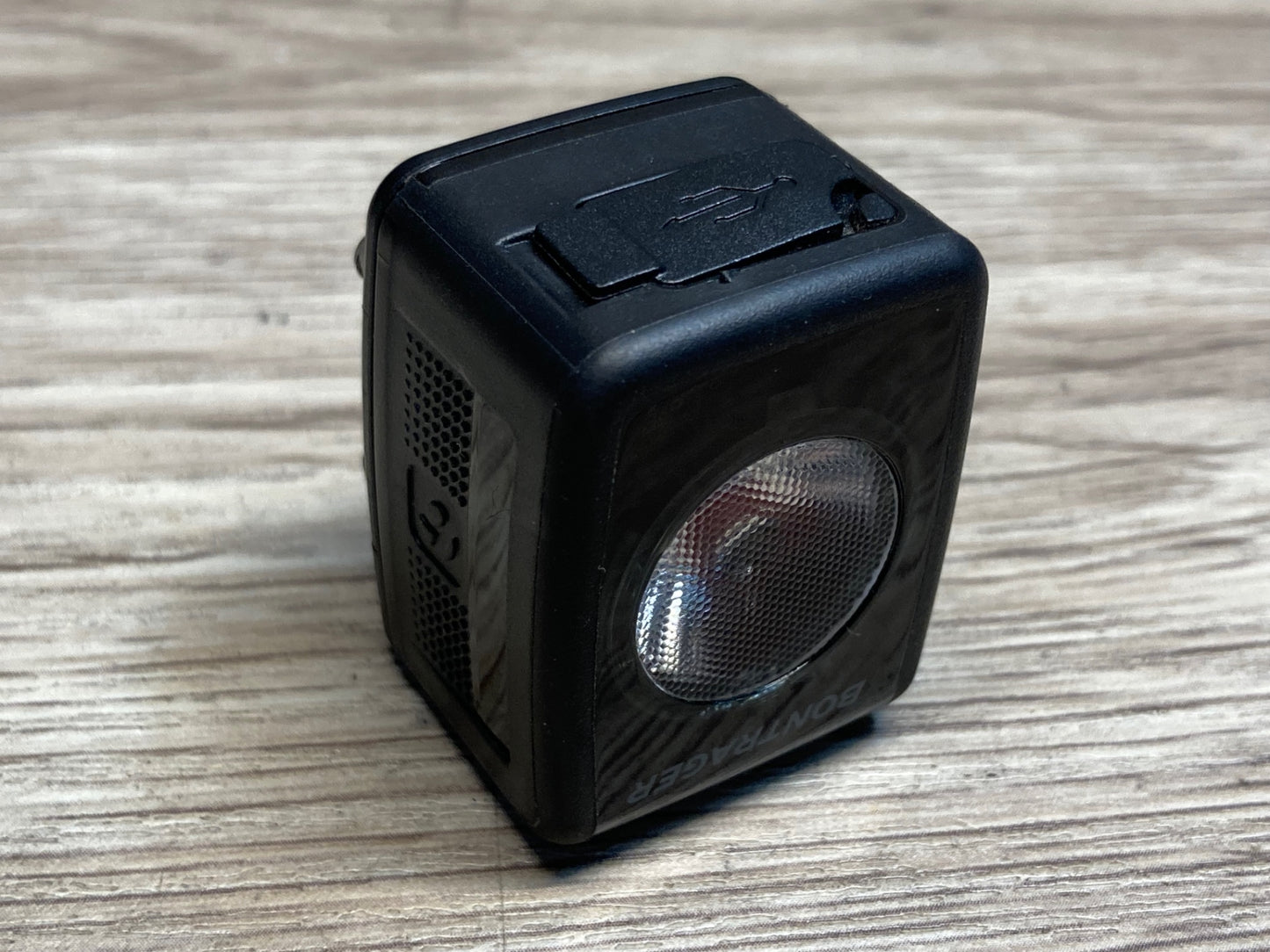 IX423 ボントレガー BONTRAGER ION PRO RT 1300/ Flare RT 前後ライトセッ点灯確認済み