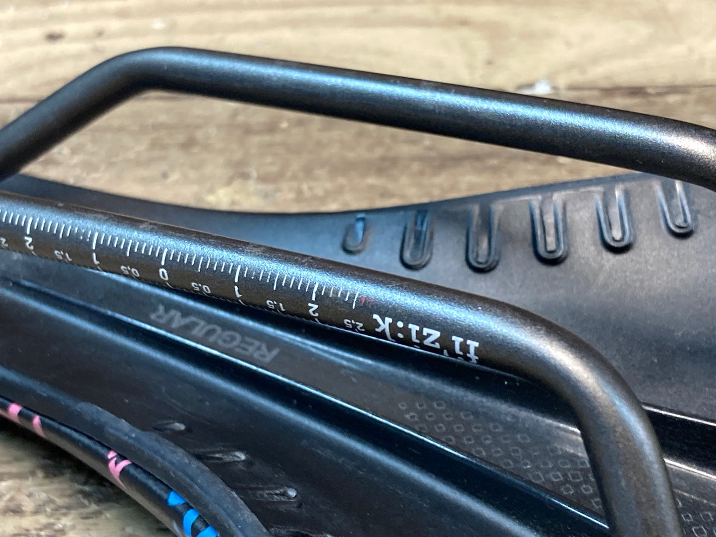 IL828 フィジーク fizik アンタレス ANTARES VERSUS EVO R3 サドル 黒 TEST REGULAR