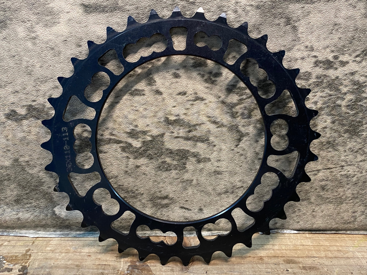 IS404 ローター ROTOR QRINGS チェーンリング インナー 黒 36T BCD113 11S 楕円