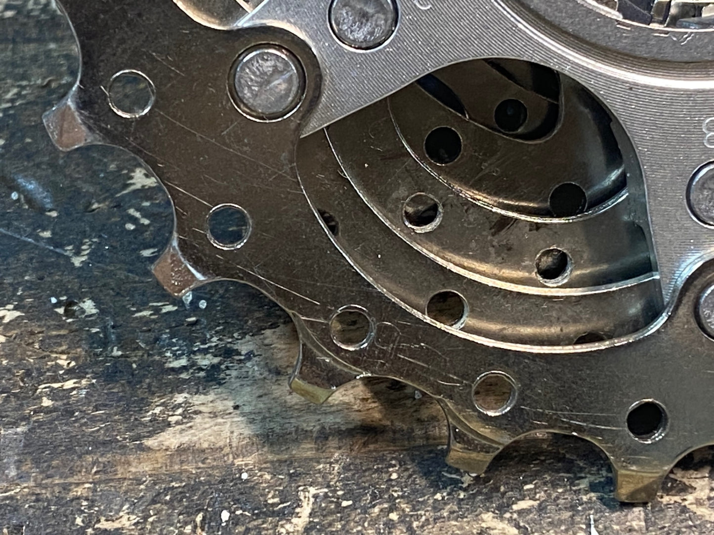 IP719 シマノ SHIMANO 105 CS-5700 スプロケット 10S 11-25T