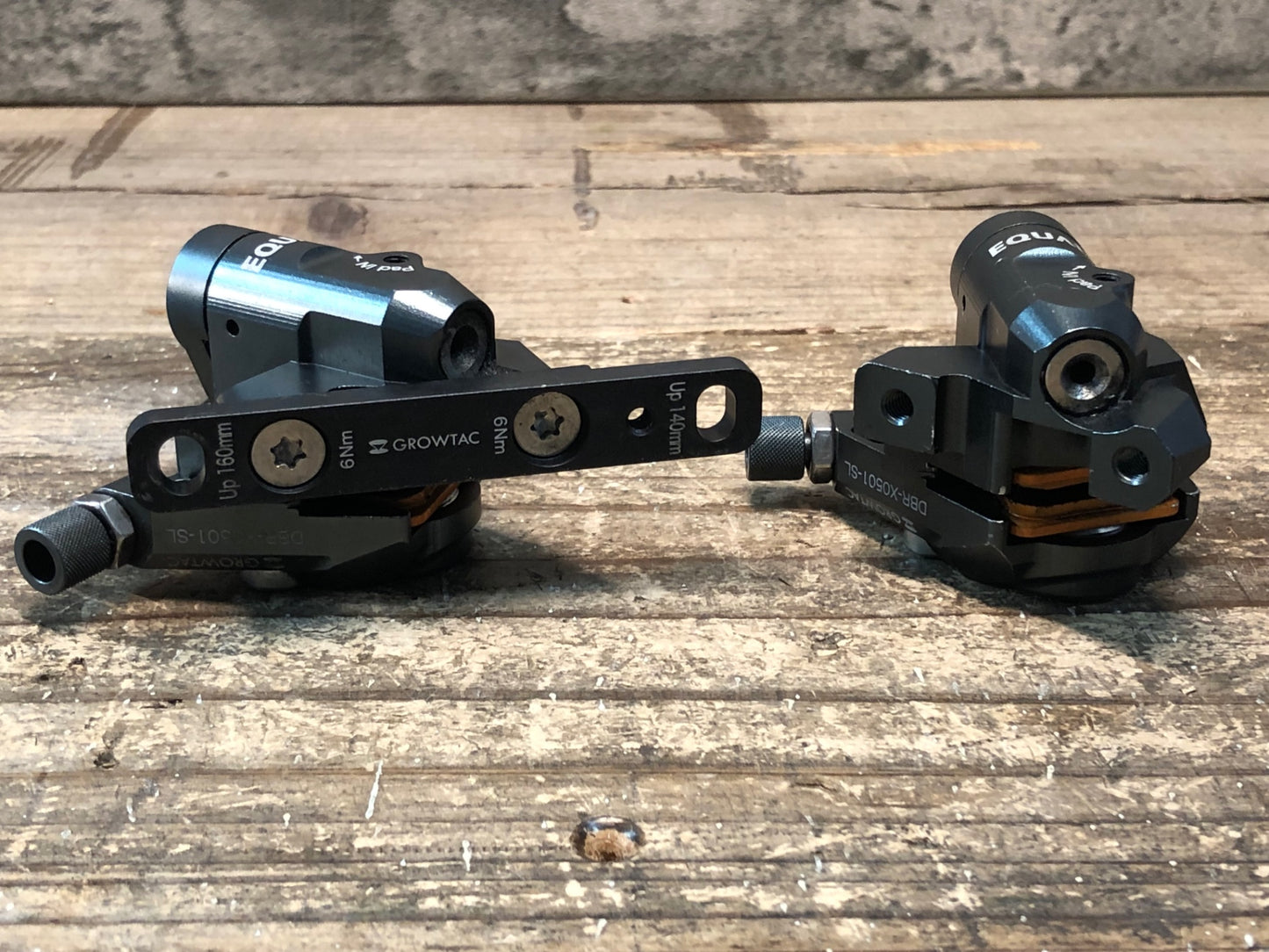 IU320 グロータック GROWTAC イコール EQUAL 機械式ディスクブレーキキャリパー ガンメタ フラットマウント