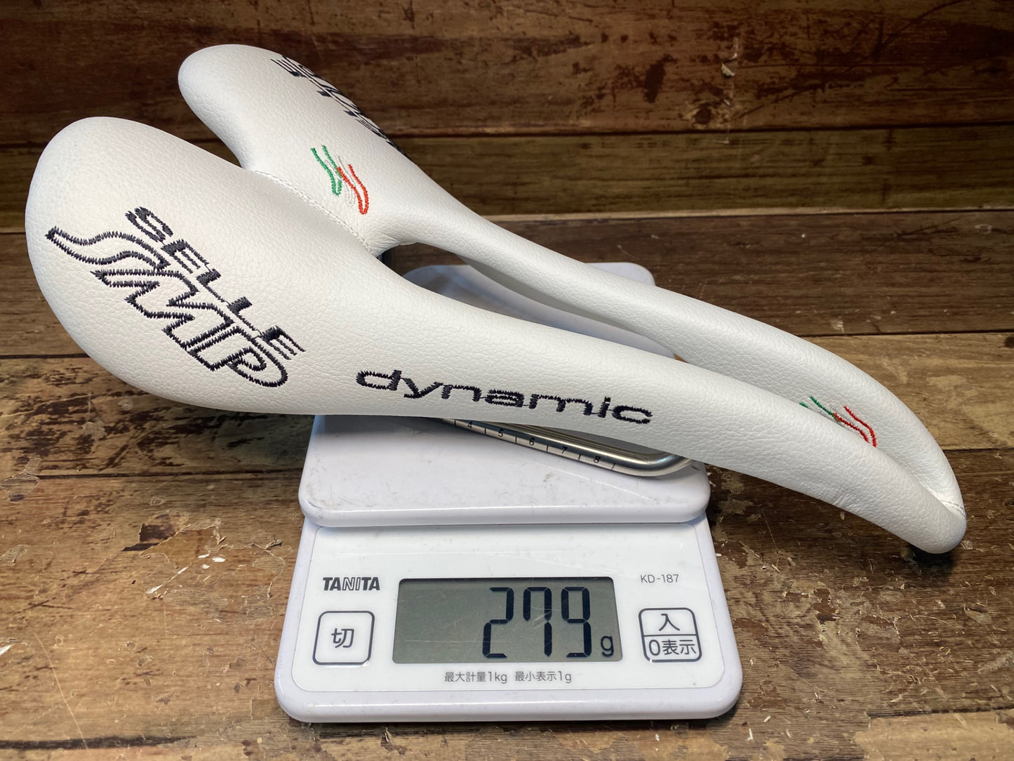 IK456 Selle SMP dynamic サドル 白