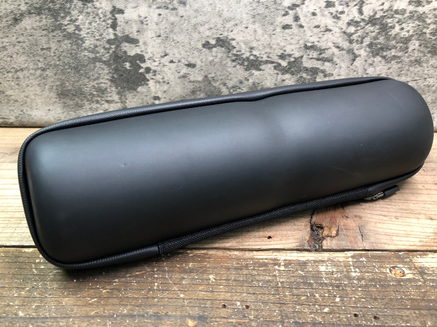 IS020 アソス assos ツールケース 黒