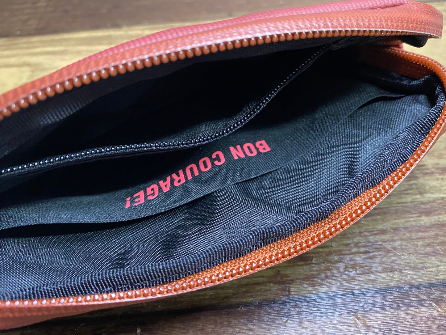 JB954 ラファ Rapha ESSENTIALS CASE 赤