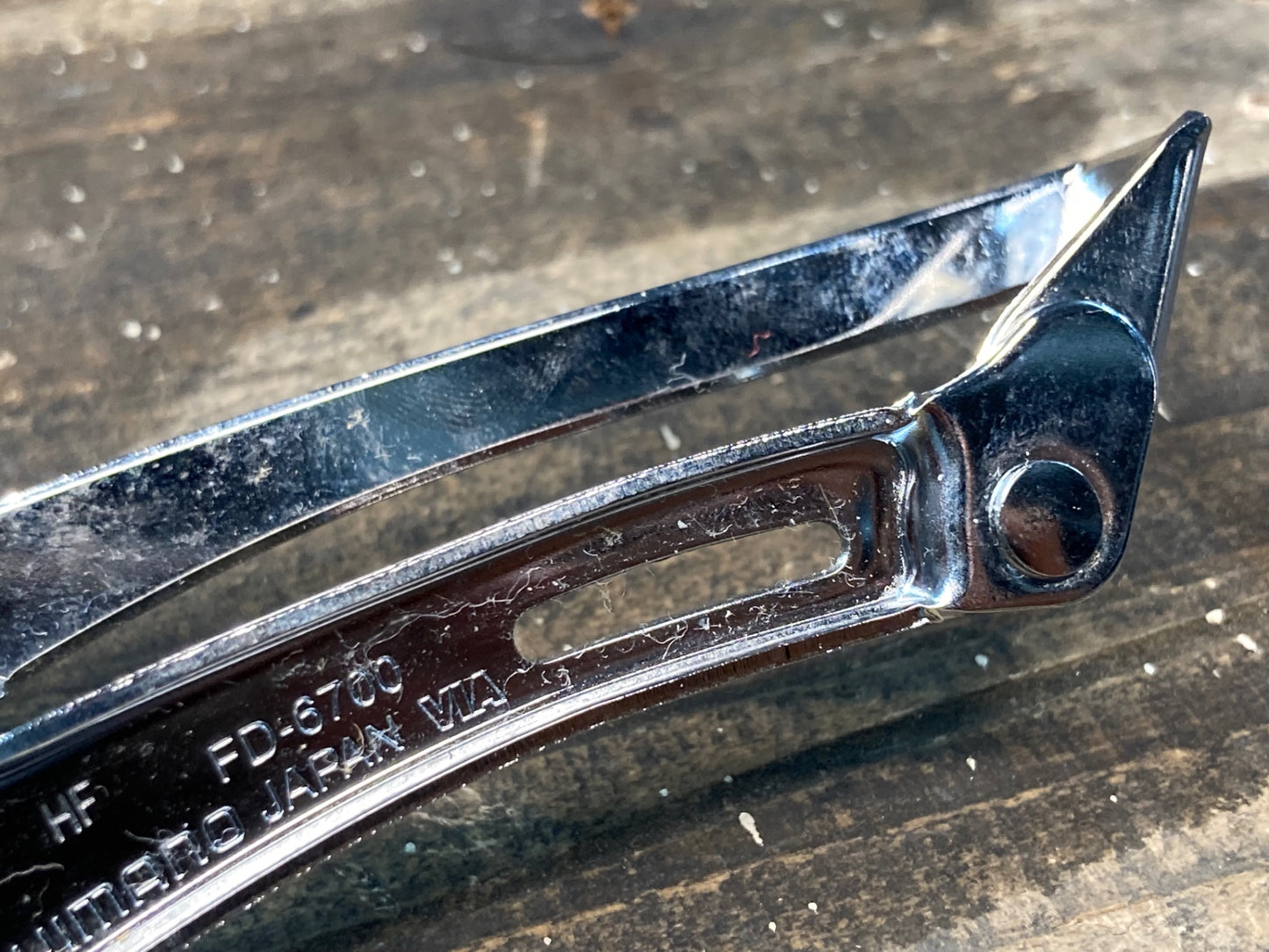 IN909 シマノ SHIMANO アルテグラ ULTEGRA FD-6700 フロントディレイラー バンド式 Φ31.8 ※固定ボルト欠品