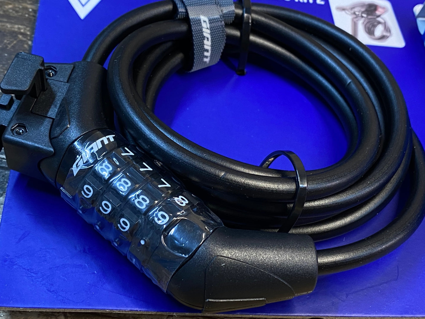 IV817 ジャイアント GIANT UNICLIP LOCK TAIL LIGHT COMBO KIT 2 チェーンロック テールライト