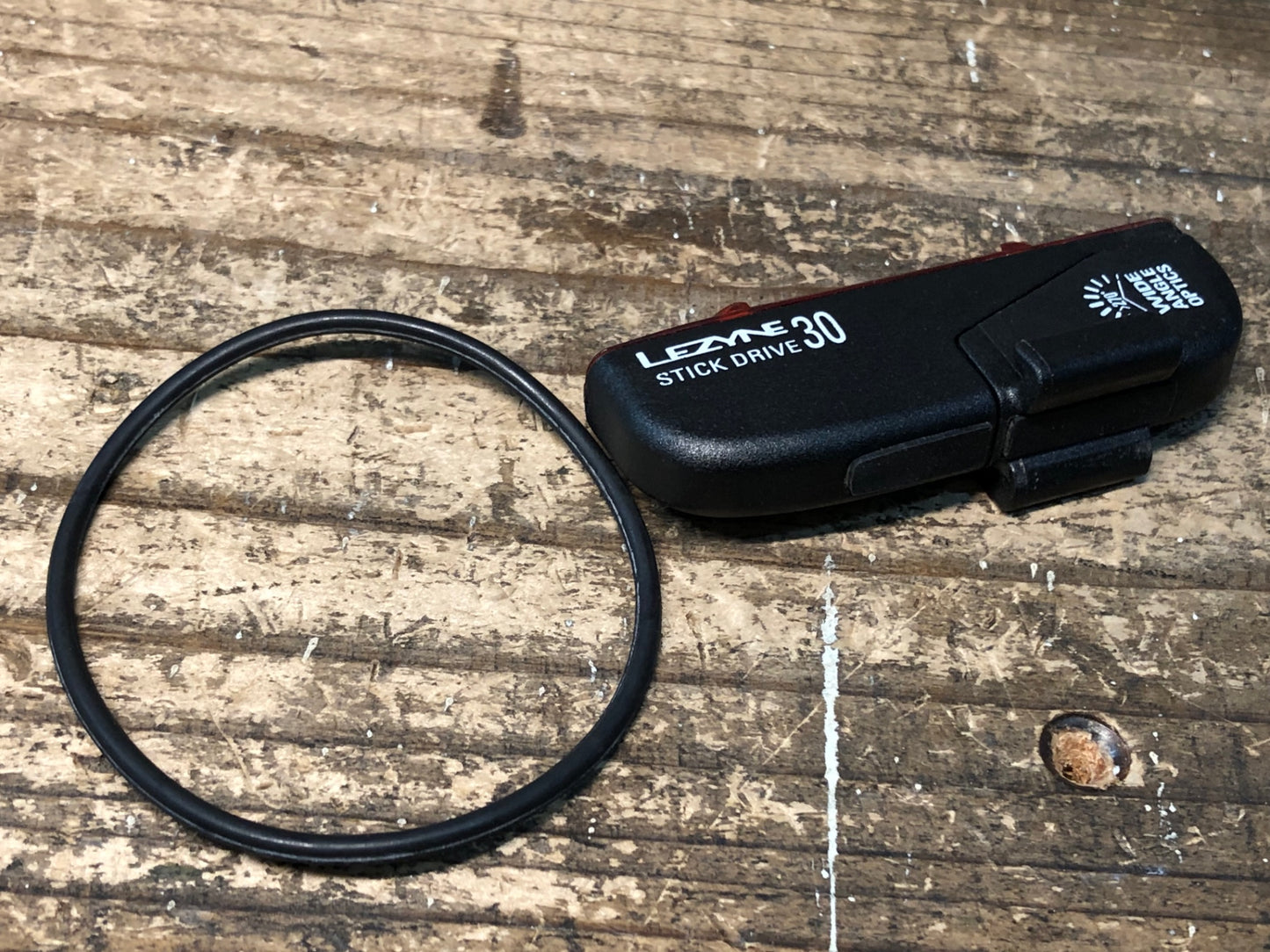 IU134 レザイン LEZYNE STICK DRIVE 30 テールライト 点灯確認済み