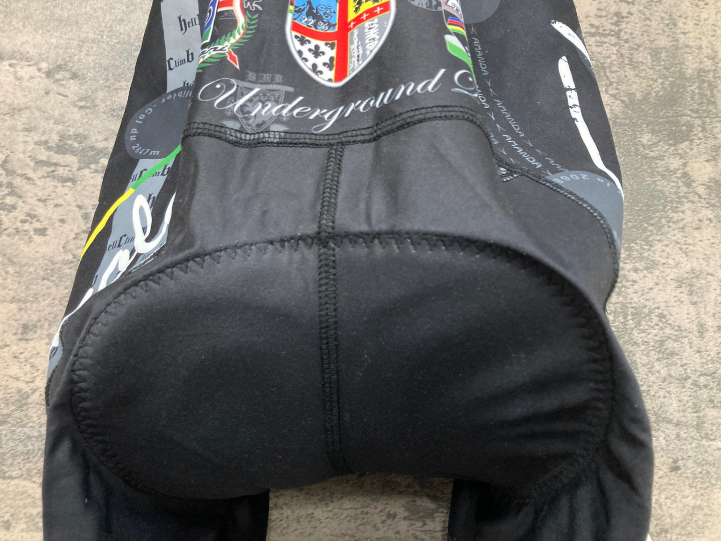 IY624 パンダーニ Pandani ビブショーツ 黒 白 L ※マーカー痕あり