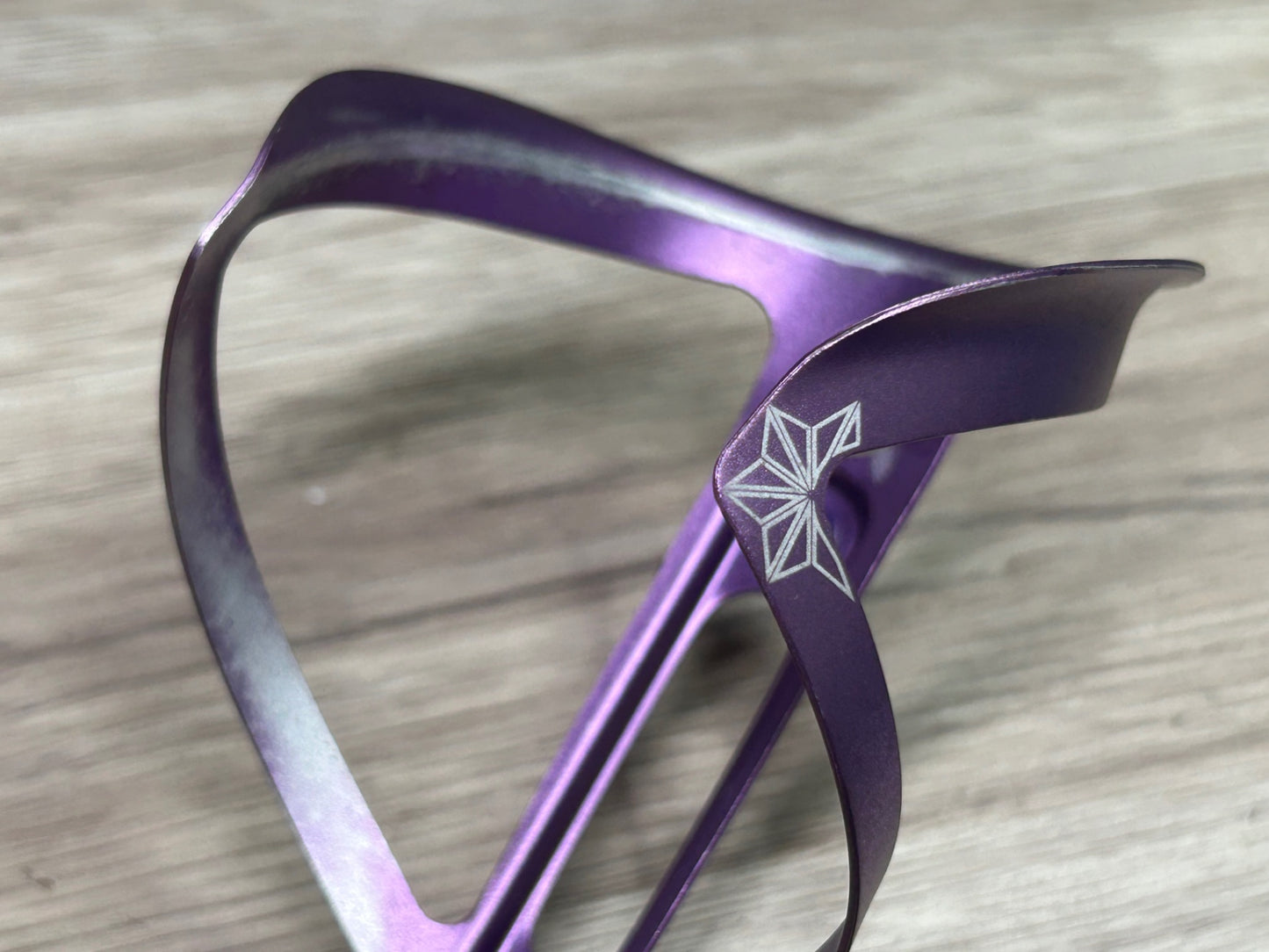 IS520 スパカズ SUPACAZ FLY CAGE ボトルケージ 2個セット パープル