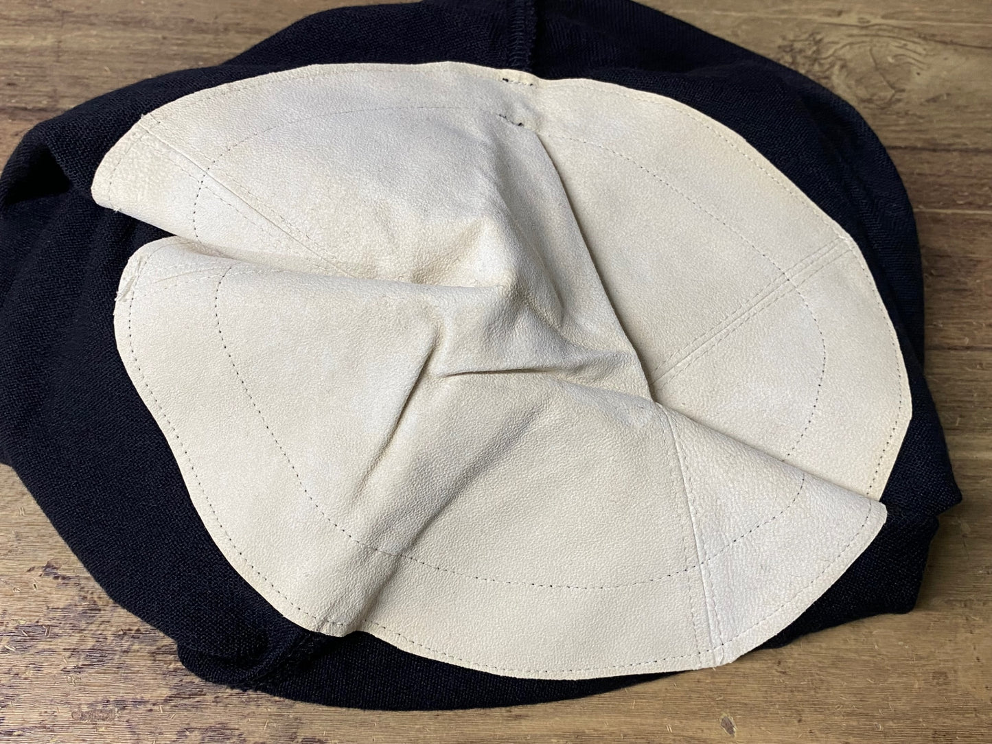 IU112 W CLASSICS ハーフパンツ 黒 XL