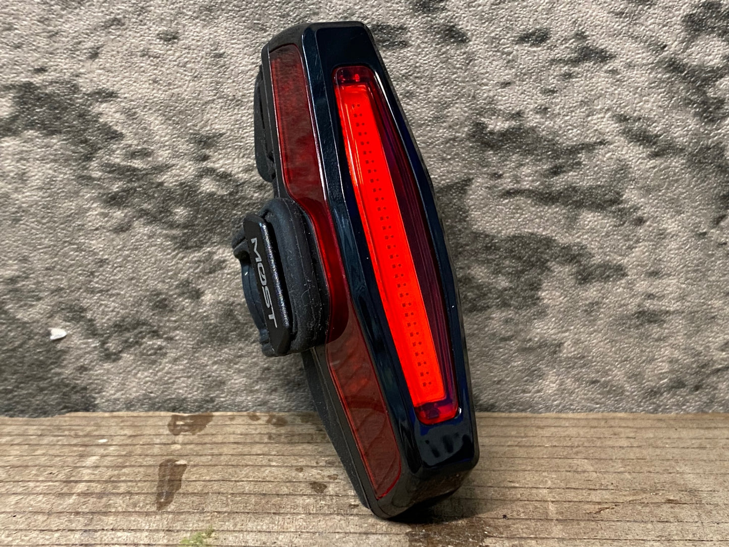 IT514 モスト MOST テールランプ 黒 赤 点灯確認済み