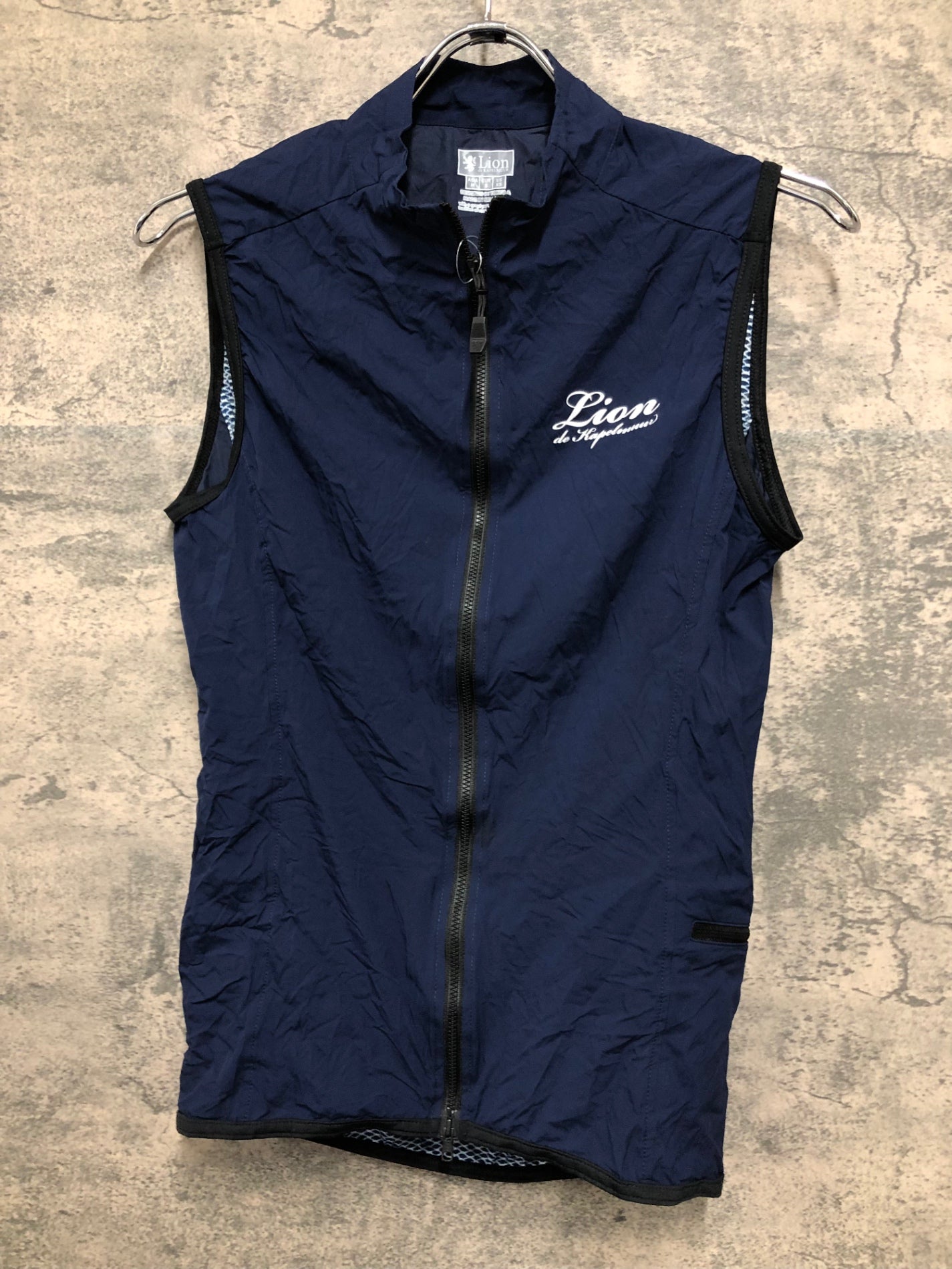 IZ769 リオンドカペルミュール Lion de KAPELMUUR パッカブル ジレ サイクルベスト 紺 M