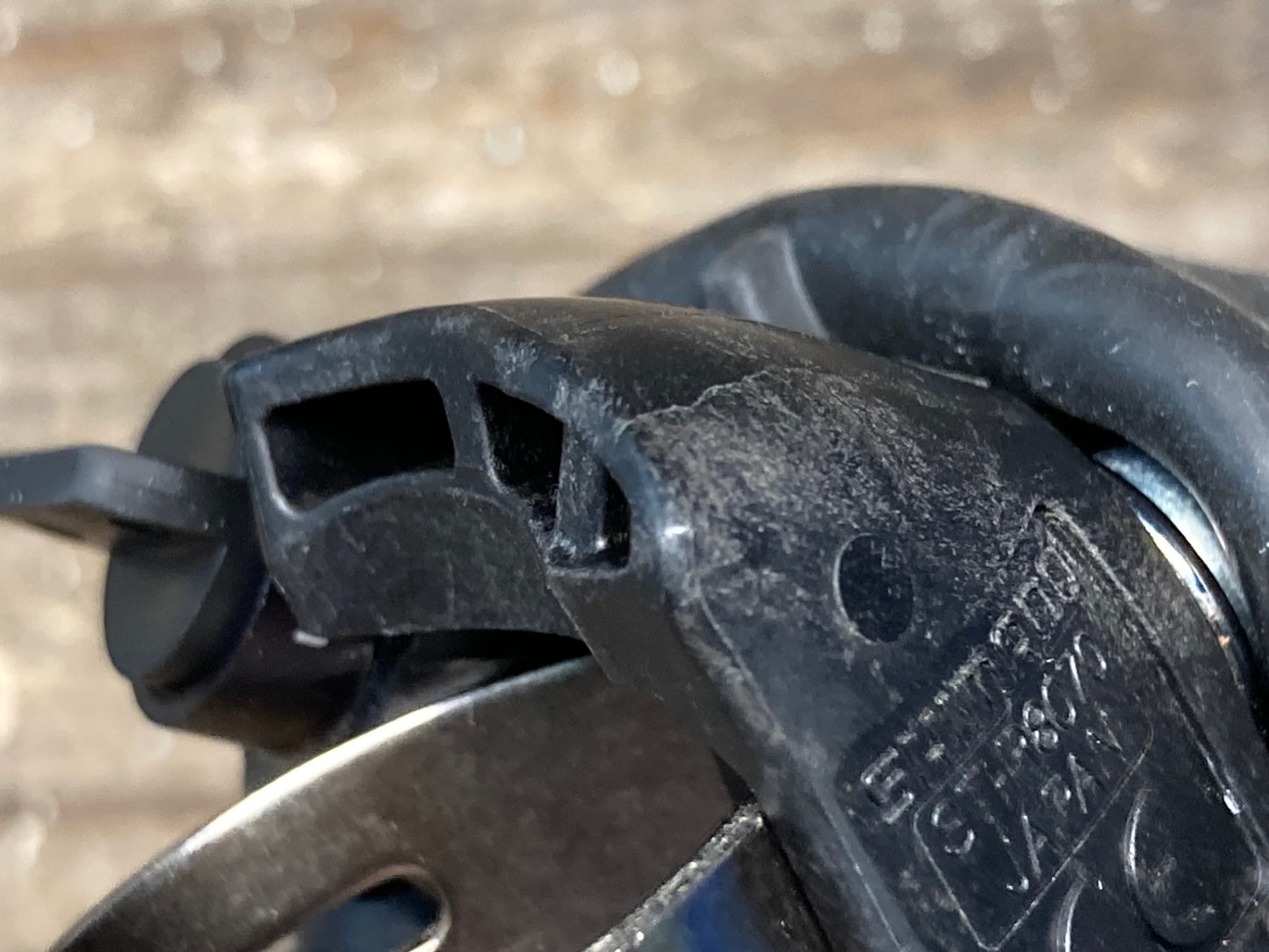 IQ801 シマノ SHIMANO アルテグラ ULTEGRA ST-R8070 右 STIレバー 電動 Di2 油圧 動作確認済 ※ボディひび割れジャンク