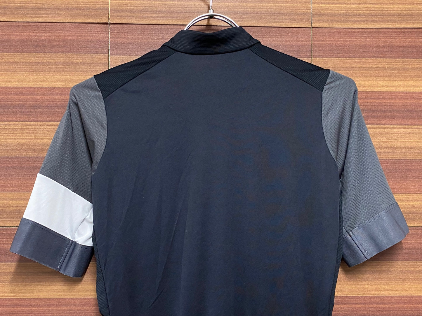 IT773 ラファ RAPHA PRO TEAM TRAINING JERSEY S 黒/白