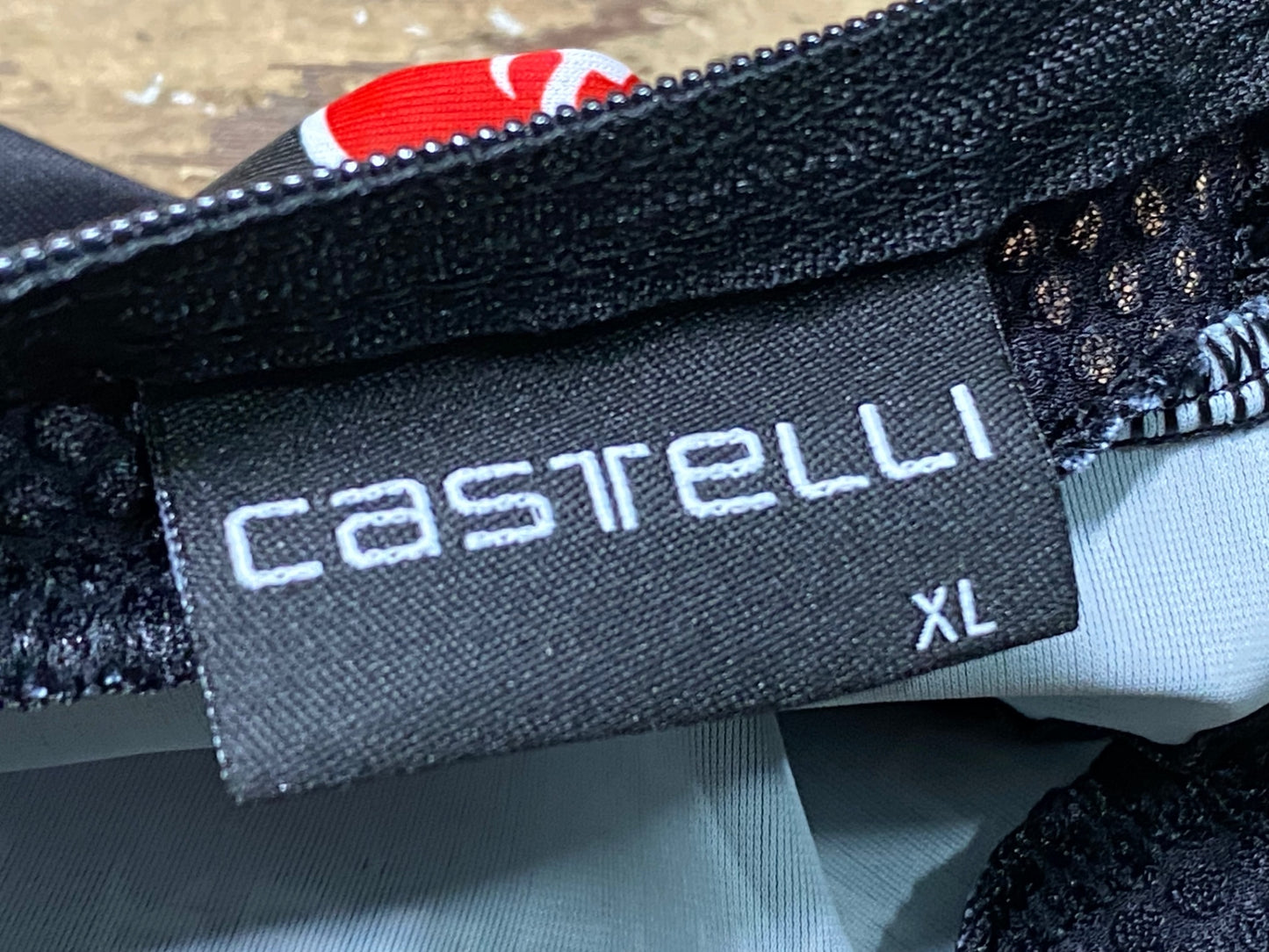 IL524 カステリ CASTELLI ロッソコルサ シューズカバー 黒 穴 XL