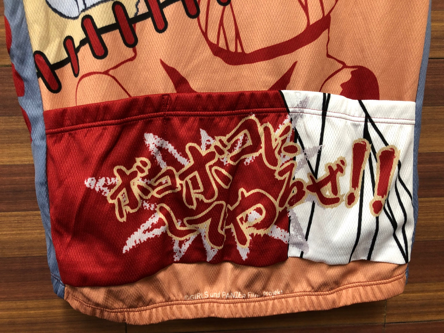 IS992 ウェイブワン WAVE ONE 半袖 サイクルジャージ 赤 レグホーン L ガールズ＆パンツァー ボコられグマのボコ 痛ジャージ