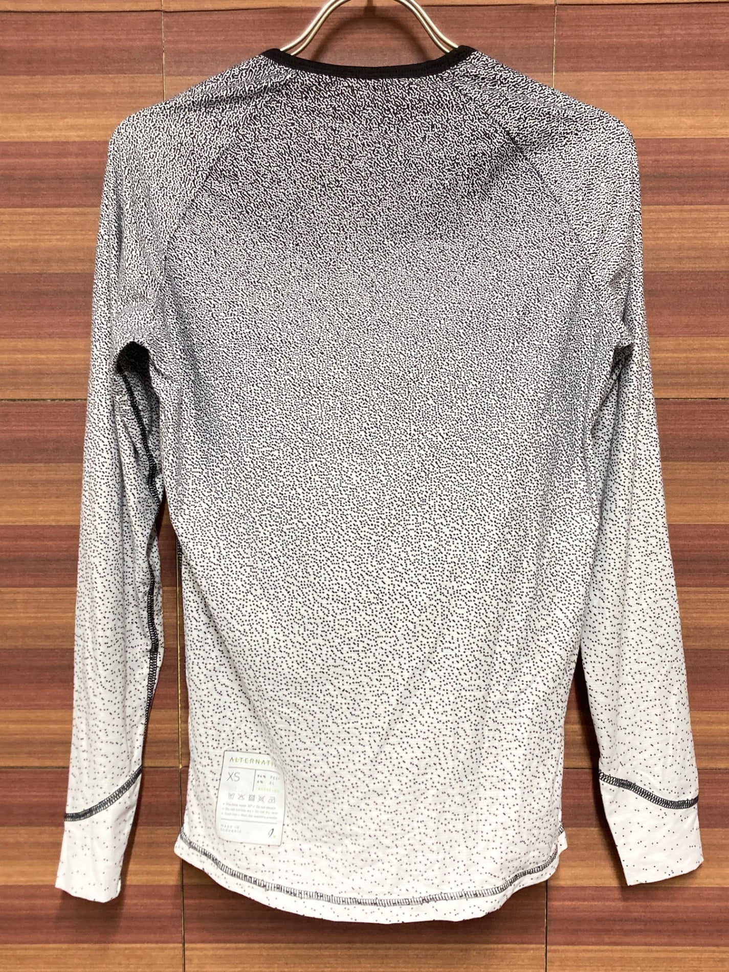 IQ715 イザドア Isadore ALTERNATIVE 長袖 べースレイヤー 白 XS