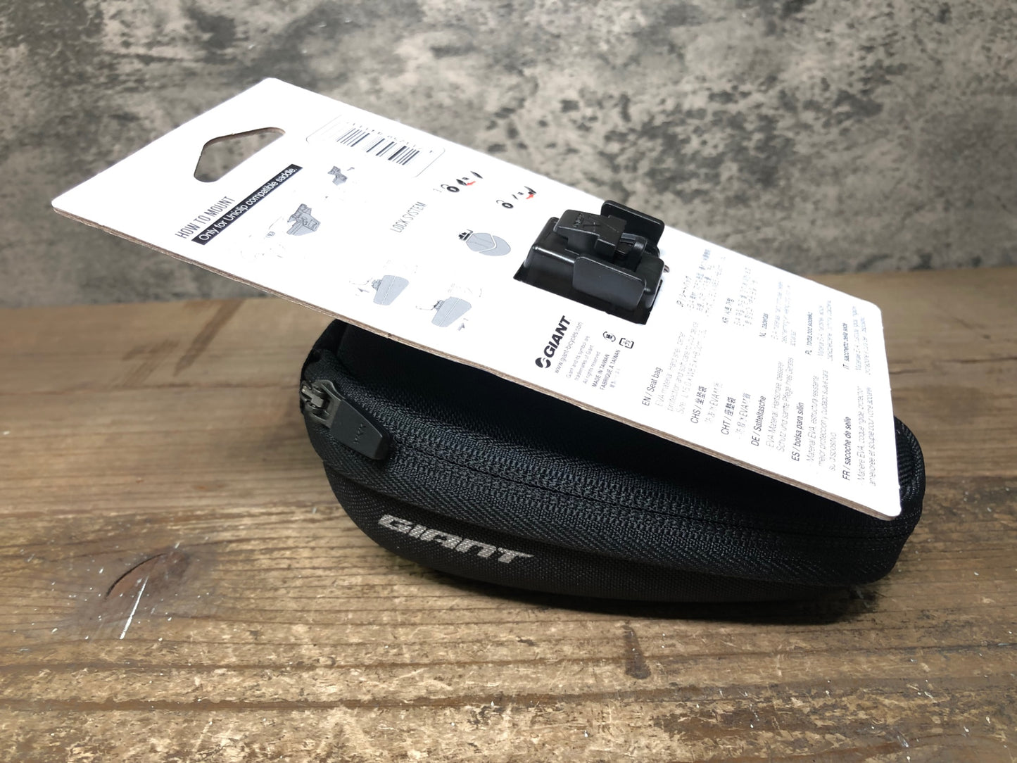 IV776 ジャイアント GIANT SHADOW UNICLIP SEAT BAG-L サドルバッグ