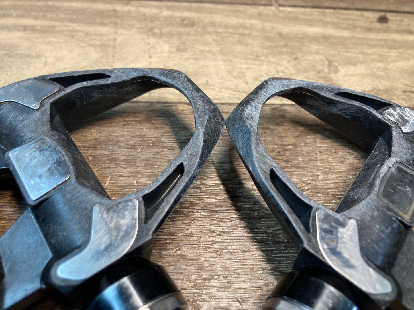 IM591 シマノ SHIMANO デュラエース DURA-ACE PD-R9100 ビンディングペダル SPD-SL ※シャフトのガタ 金属プレート再接着跡