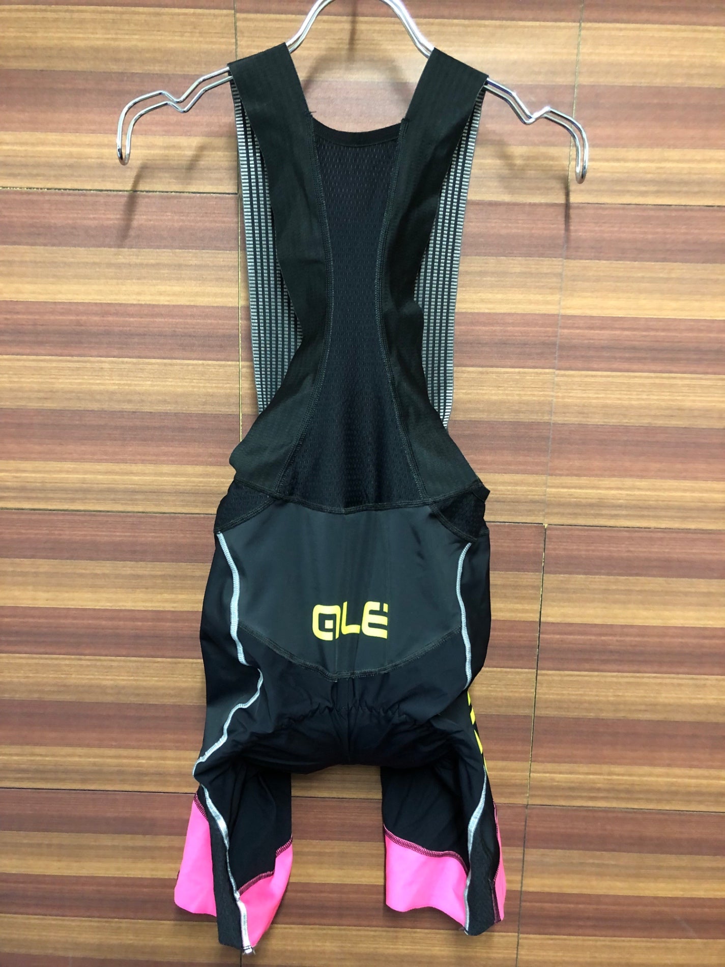 IO742 アレ ALE ビブショーツ 黒 ピンク M