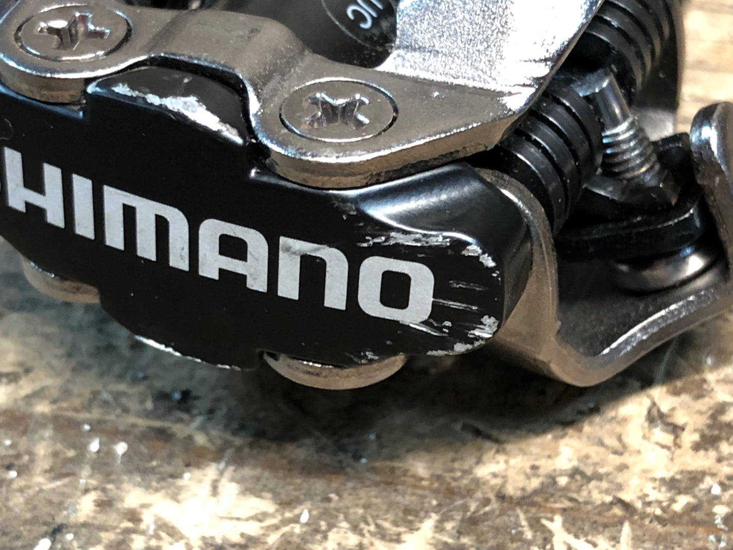 IZ226 シマノ SHIMANO PD-M520 ビンディングペダル SPD