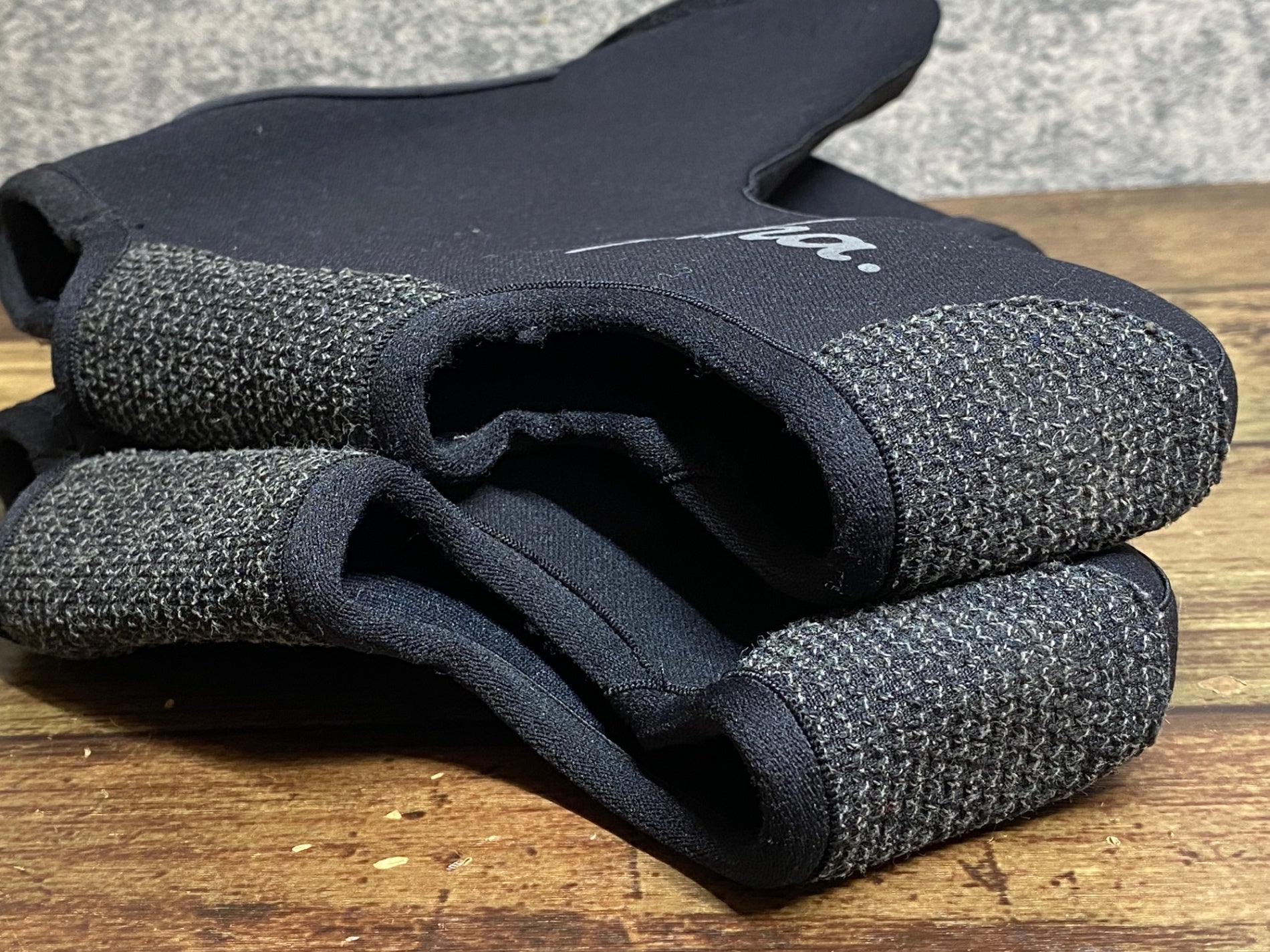 Raphaシューズカバー新品未使用 RAPHA 「ラファ」 DEEP WINTER OVERSHOES Mサイズ シューズ