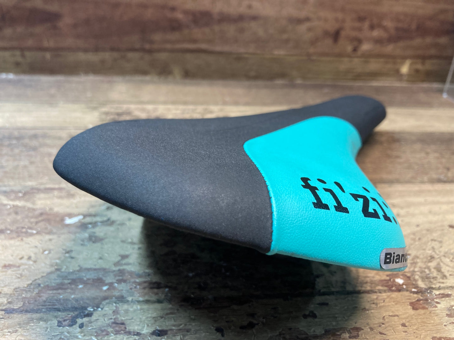 IK777 フィジーク FIZIK ANTARES R7 サドル チェレステ